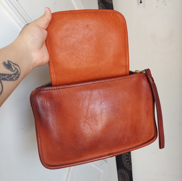 Vintage Coach Rust Zippered Clutch🧡🧡 HTF - Picture 12 of 16